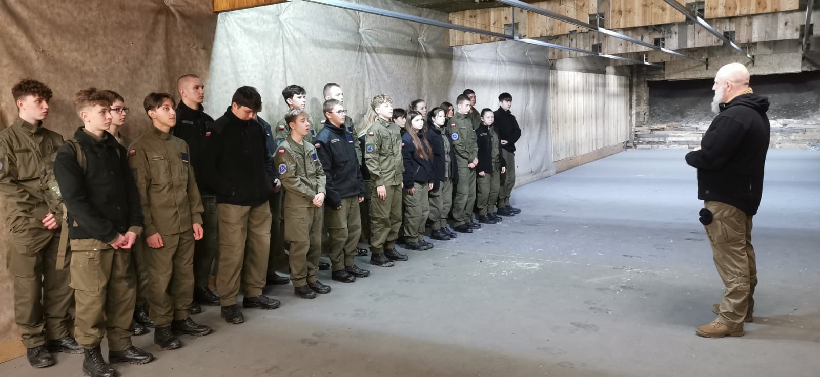 Kolejne udane zajęcia na strzelnicy dla uczniów klas Oddziału Przygotowania Wojskowego