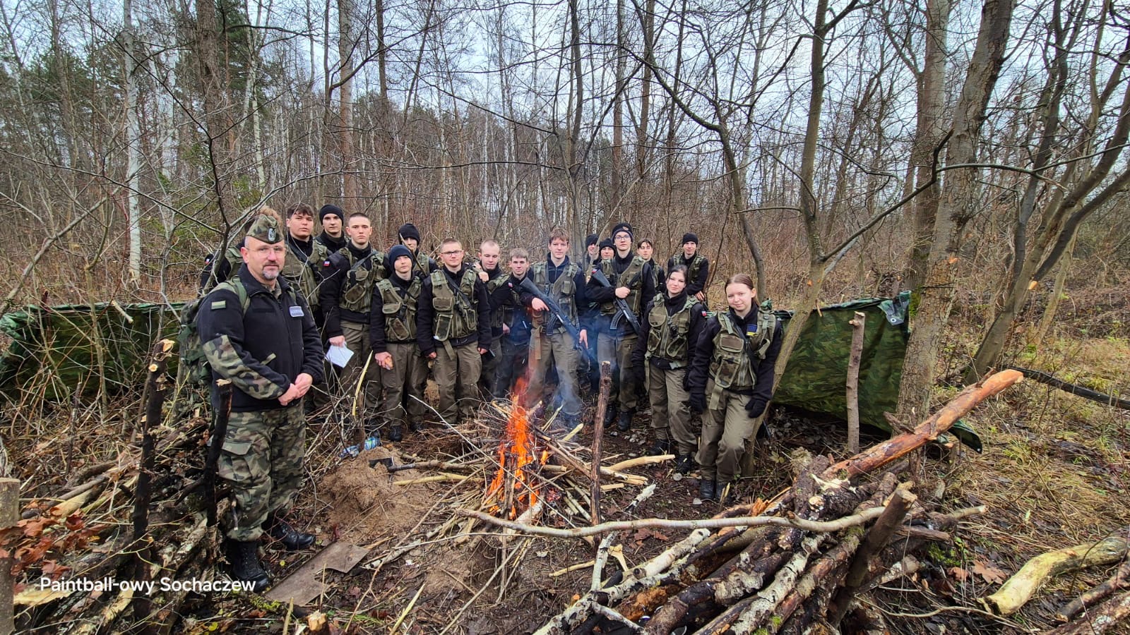 Praktyczne zajęcia klas wojskowych na terenie PAINTBALL-owy Sochaczew