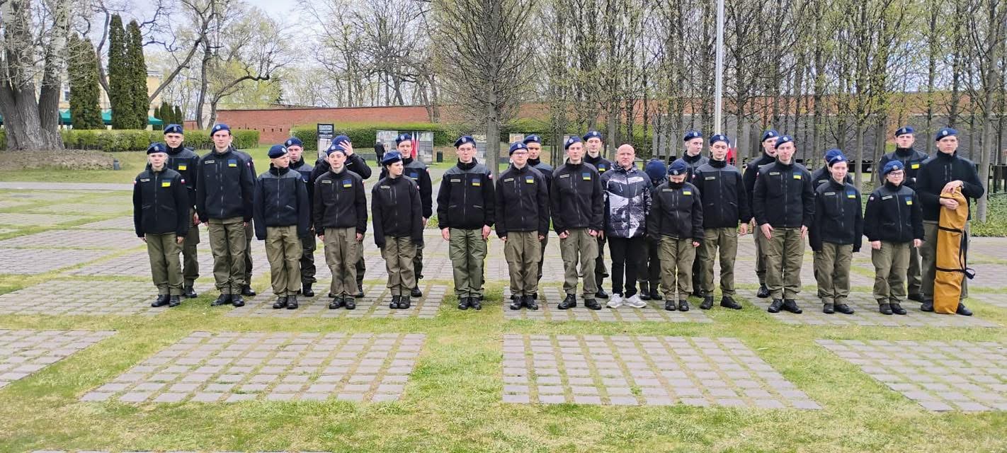 Uczniowie OPW na obchodach 85. rocznicy zbrodni katyńskiej