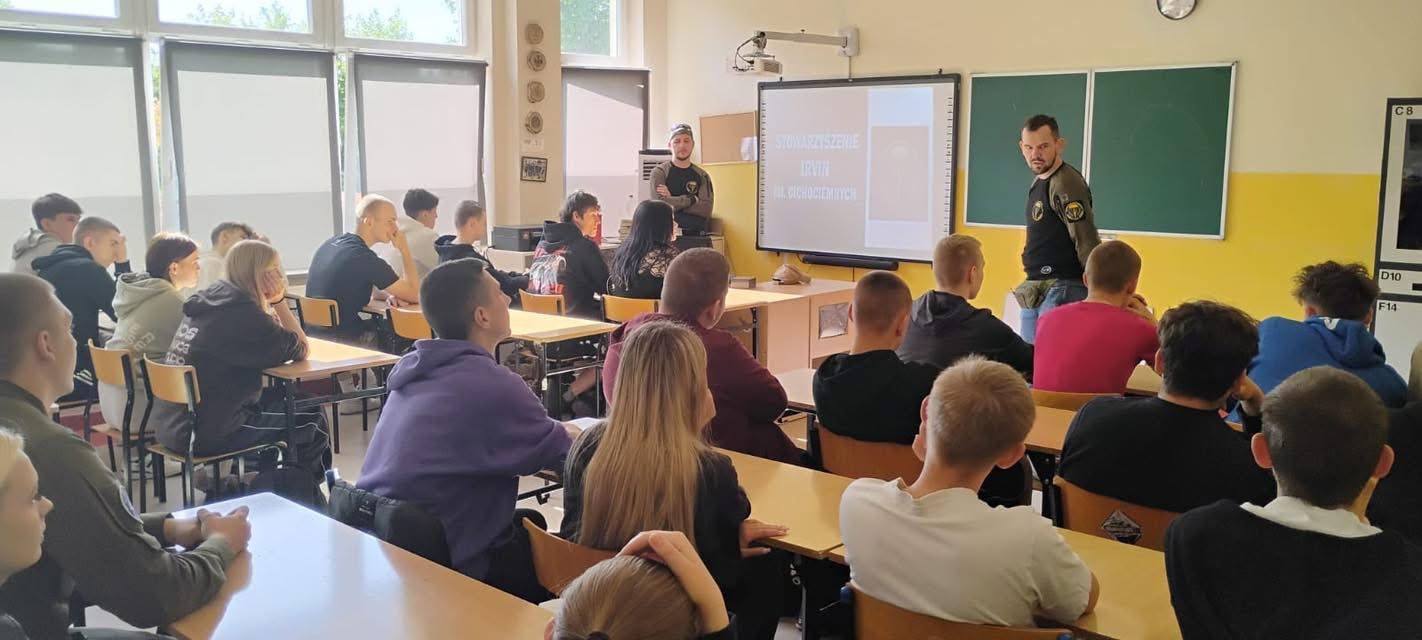 Szkolenie z broni pod okiem instruktorów IRVIN